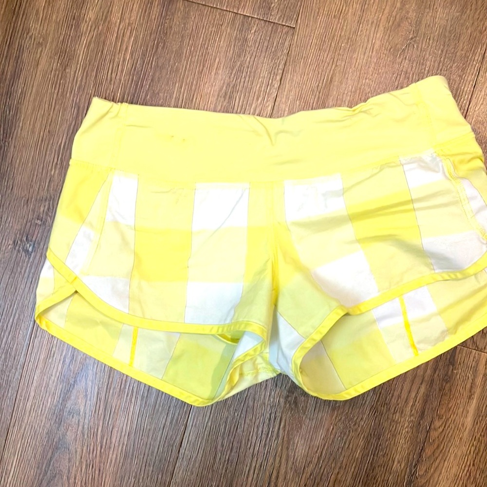 rare yellow and white lululemon speed up 2.5 shorts